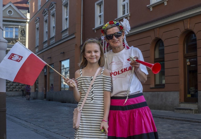 Mecz Polska - Słowacja (1:2) przyciągnął poznaniaków do...