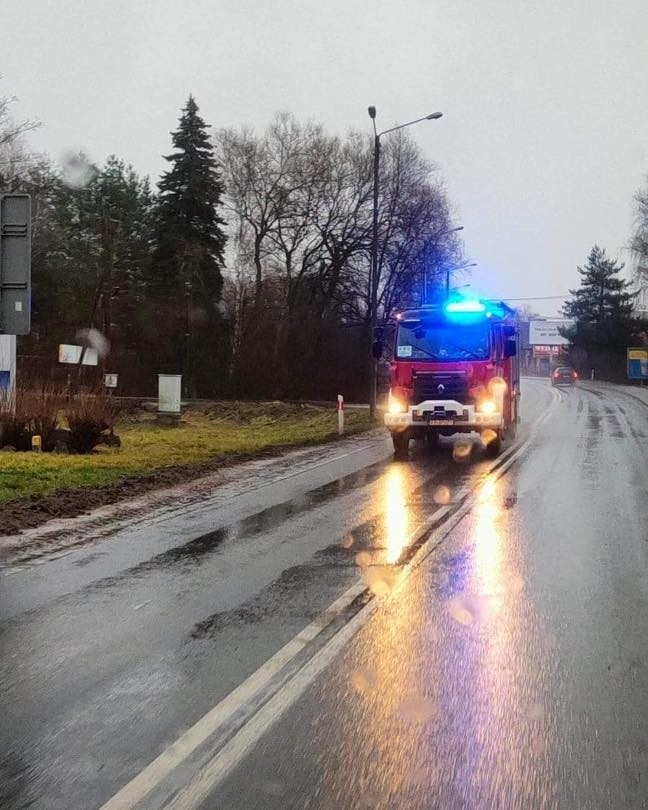 Wypadek w Zabierzowie na krajówce. Na skrzyżowaniu zderzyły się dwa auta