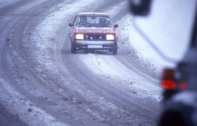 Nawet najlepsze auto nie zapewni bezpieczeństwa, jeśli zimą jeździć będzie na słabej jakości ogumieniu