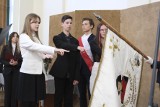 Toruń. Ślubowanie uczniów pierwszych klas I Liceum Ogólnokształcącego
