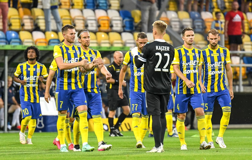 Fortuna 1. Liga. Arka Gdynia przegrała z Chrobrym Głogów. Fatalny początek sezonu w wykonaniu żółto-niebieskich [7.08.2021]