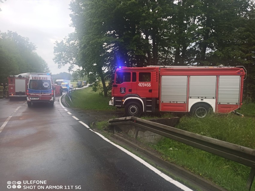 Tragiczny wypadek na DK nr 21 koło Trzebielina. Nie żyją trzy osoby [ZDJĘCIA]