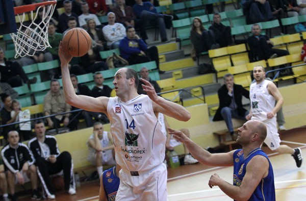 AZS Politechnika wygrywa I mecz play off...