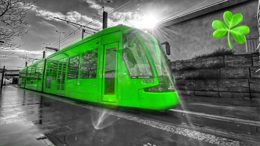 Kraków. Zielone tramwaje na ulicach miasta. Dziś dzień św. Patryka