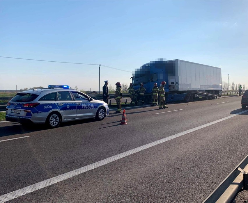 Złotoria. Wypadek ciężarówki na S8. Utrudnienia na drodze...