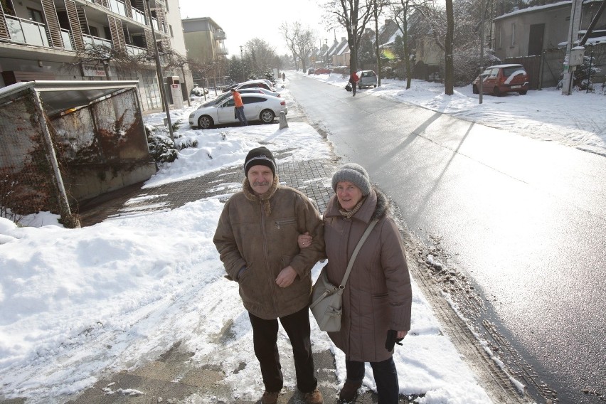 Małgorzata i Józef liczą, że tramwajem dojadą szybko do...