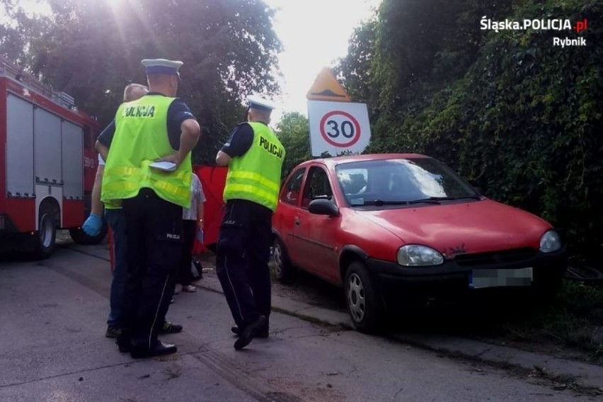 Wypadek w Rybniku-Kamieniu. Zginął 7-latek. Dwie osoby usłyszały zarzuty. Wszyscy dorośli w aucie byli pijani. 