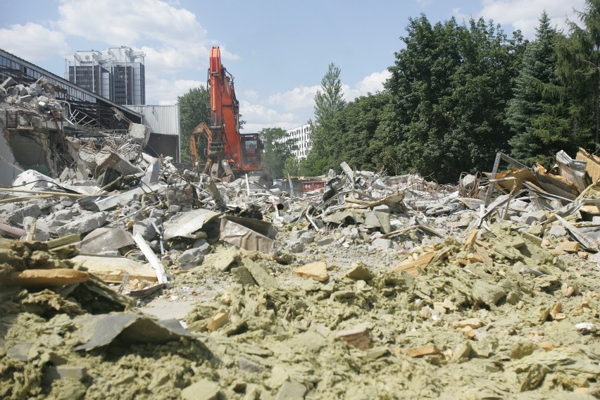 Wyburzanie Supersamu w Katowicach