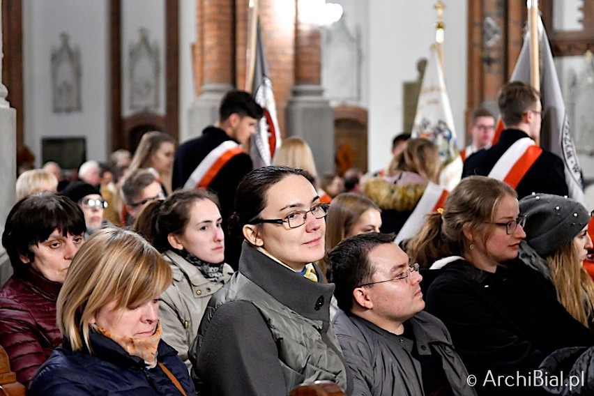 Studenci i wykładowcy Mszą św. zainaugurowali nowy rok akademicki (zdjęcia)         