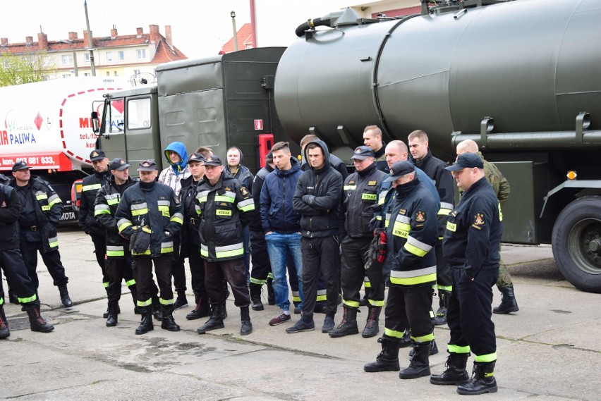 Strażacy uczyli się w Malborku od specjalisty do spraw cystern