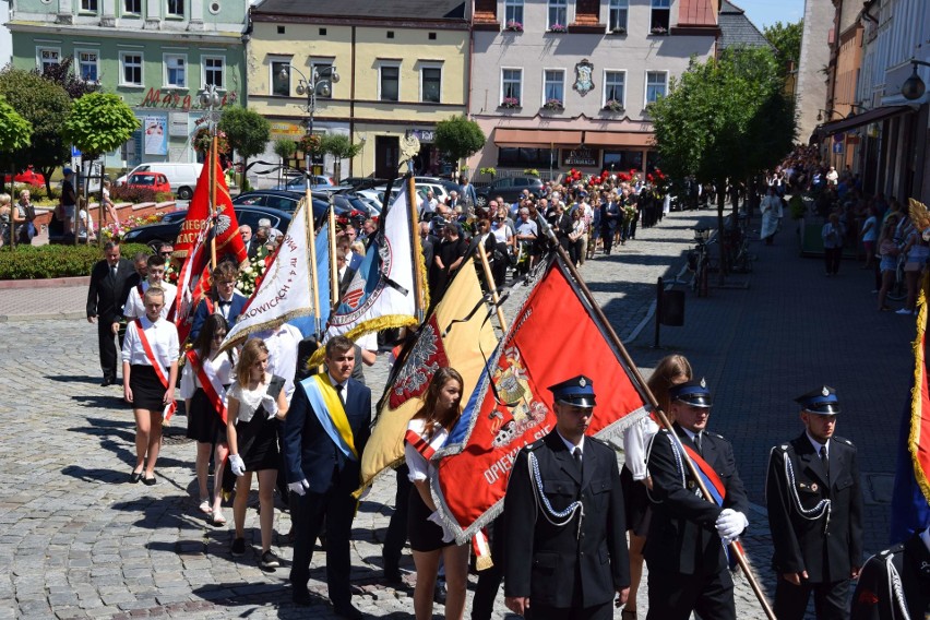 Pogrzeb Piotra Sollocha, byłego burmistrza Krapkowic. Żegnały go tłumy mieszkańców 