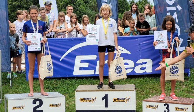 W Kozienicach podczas Ogólnopolskich zawodów w Aquathlonie pierwsze miejsce w swojej kategorii wiekowej wywalczyła Gosia Góźdź (na najwyższym stopniu podium).