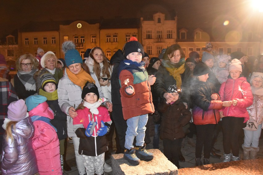 Święty Mikołaj przyjechał do Chrzanowa. Rozświetlona została...