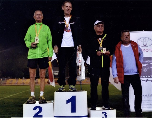 W październikowej edycji Grand Prix Inowrocławia Marek Karólewski zajął trzecie miejsce w kategorii powyżej 60. roku życia