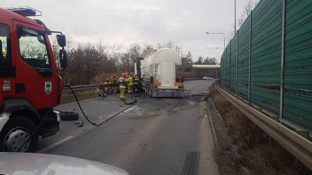 Wypadek na DK 79 w Jaworznie. Droga jest zablokowana