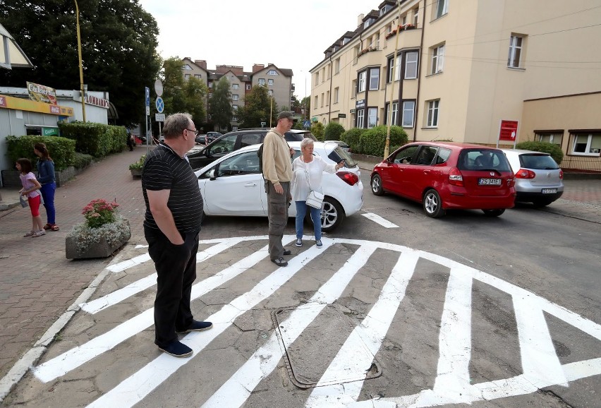 Awantura na Pogodnie. Nowy sposób parkowania. "Jak malowanie trupa"