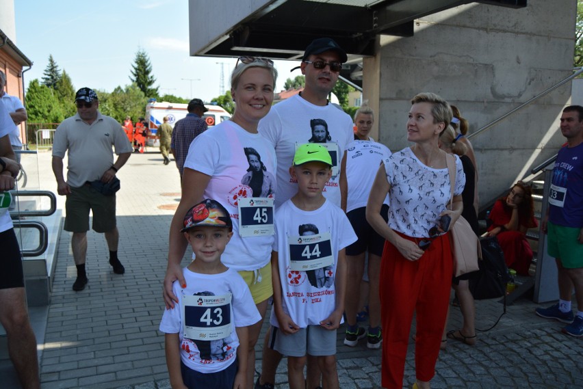 Bieg Tropem Wilczym w Ostrołęce, 15.08.2021. W dwóch biegach uczestniczyło ponad 150 osób. Zobacz zdjęcia