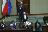 Cham z Kapic, zdradzieckie mordy, naćpana i chamska hołota. Tak obrażają nie tylko politycy. Kaczyński, Miller, Sikorski  i inni 