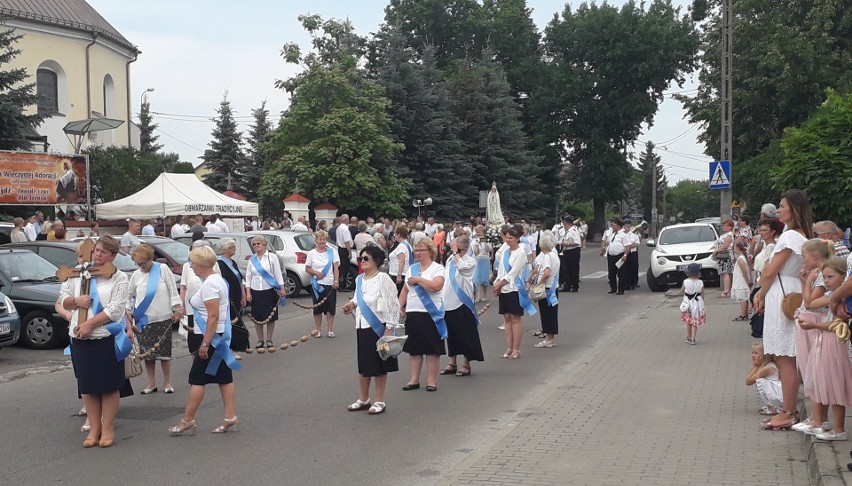 Ostrołęka. Boże Ciało 2019. Procesja w parafii pw. Nawiedzenia NMP (fara) - 20.06.2019 [ZDJĘCIA, WIDEO]