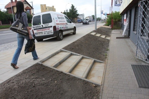 Klienci nie muszą już skakać i zastanawiać się, jaką drogą dotrzeć do drzwi sklepu