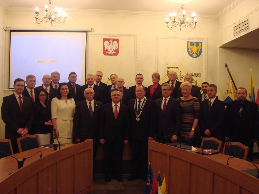 Pierwsza sesja Rady Miasta Mysłowice [2014-2018]: Przewodniczący RM już jest. A koalicja? 