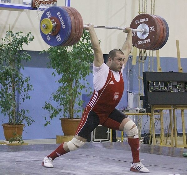 Arsen Kasabijew ustanowił w sobotę rekordy życiowe w podrzucie oraz dwuboju.