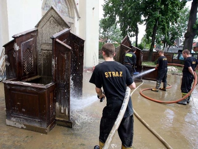 Strażacy służą pomocą w bardzo różnych sytuacjach.