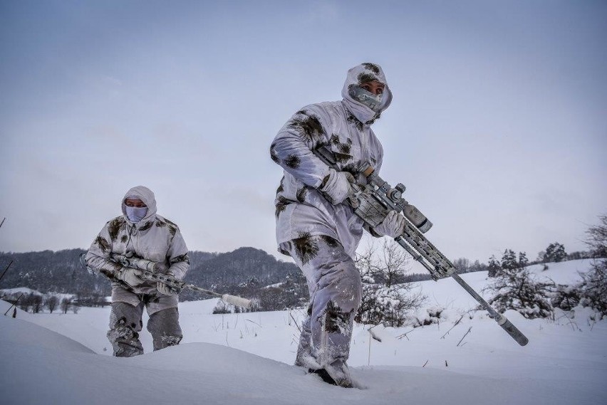 Szkolenie strzelców wyborowych z 1 batalionu strzelców podhalańskich w warunkach zimowych [ZDJĘCIA]