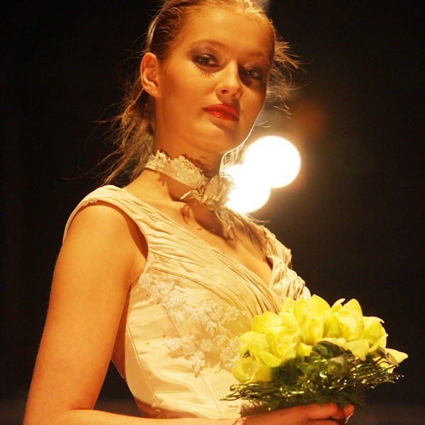 Targi ślubneNajnowsze trendy w modzie ślubnej zaprezentowano podczas tegorocznych Targów Ślubnych w rzeszowskiej Hali Podpromie.