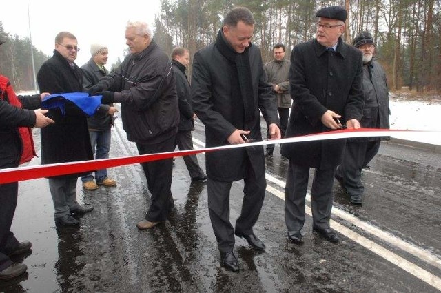 (fot. Jakub Pikulik) Dzisiaj otwarto nową drogę w Kostrzynie. Poprowadzi ona do nowych zakładów w K-SSSE.