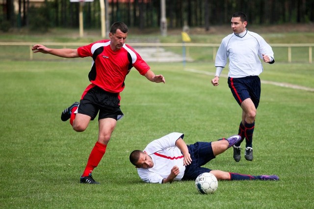 Hetman Białystok (białe koszulki) pokonał KS Michałowo (czerwone) 3:2