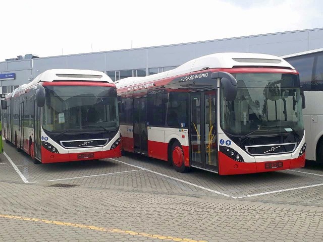 Hybrydowe autobusy z Wrocławia trafiły do Sosnowca