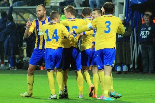 Arka Gdynia pokonała GKS Katowice 2:1, odnosząc trzecie zwycięstwo z rzędu