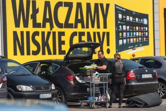 Niedziela z zakazem handlu 19.08.2018. Czy dziś niedziela handlowa? Zobacz, jakie niedziele w sierpniu i wrześniu będą wolne od handlu i sprawdź, w jakich godzinach są czynne sklepy Biedronka, Żabka, Carrefour, Lidl i Auchan.