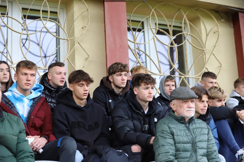 Byliście na meczu Korony Kielce z Pogonią Szczecin w Centralnej Lidze Juniorów do 19 lat? Szukajcie się na zdjęciach