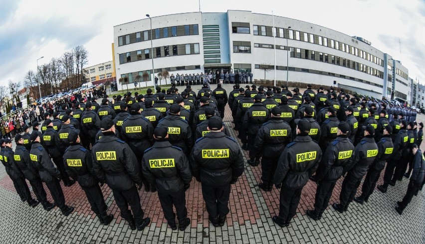 I wśród naszych policjantów nie brakuje bohaterów, którzy są gotowi pomagać