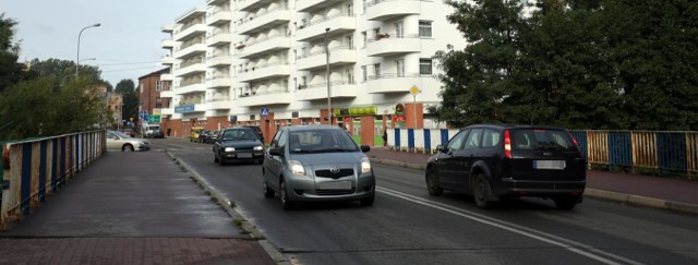 Pan Tadeusz chciał na tym moście powiesić na kilka tygodni banner informujący, że w okolicy powstał nowy lokal. Miasto nie wydało mu jednak zgody