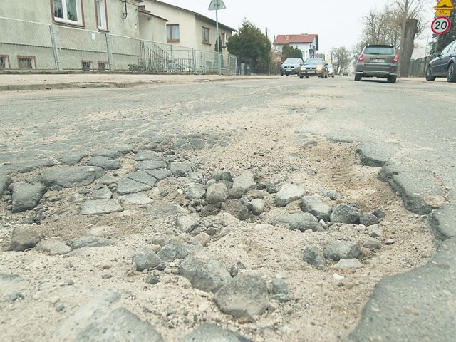 Ul. Karłowicza też jest na liście tych ulic, które według naszych Czytelników wymagają pilnej naprawy.