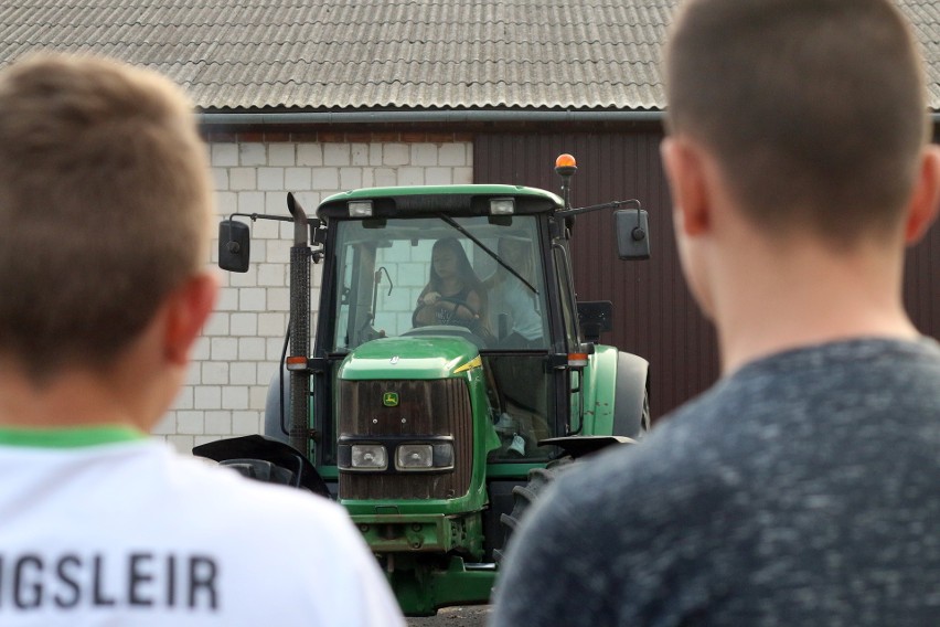 Nastolatki z lubelskiego prowadzą agrokanał na Youtube. „Nie jesteśmy wieśniarami" - zaznaczają