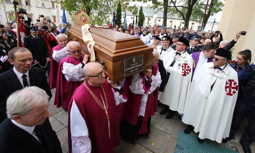 Pogrzeb biskupa Ryczana [RELACJA NA BIEŻĄCO]