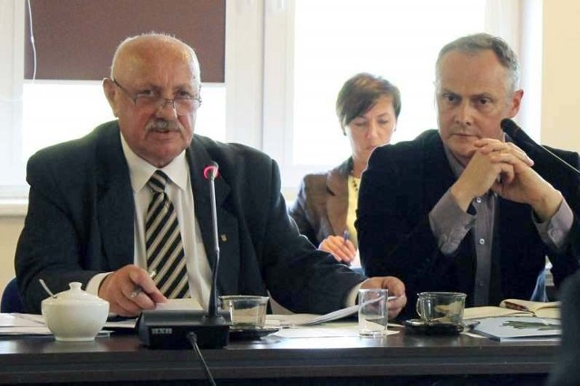 Michał Ilnicki (z lewej) najprawdopodobniej wróci na fotel starosty.