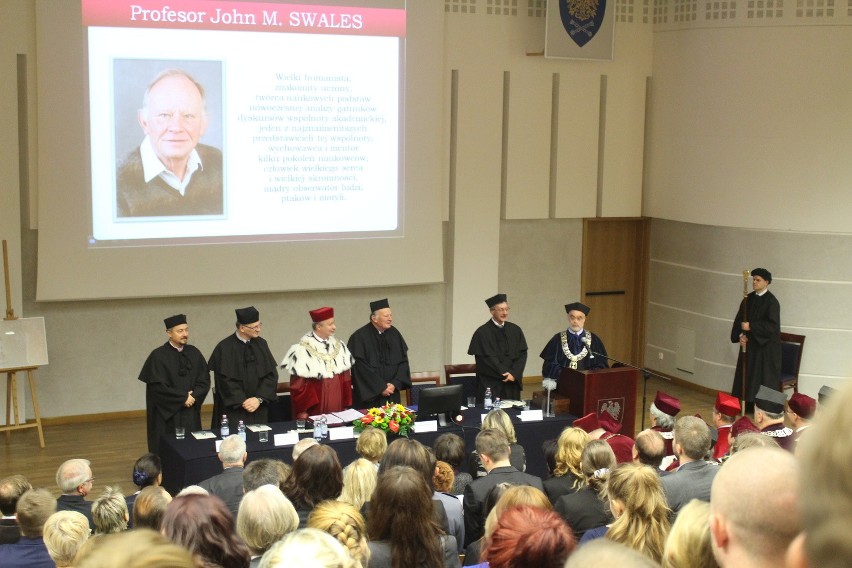 Prof. John Malcom Swales doktorem honoris causa UŚ