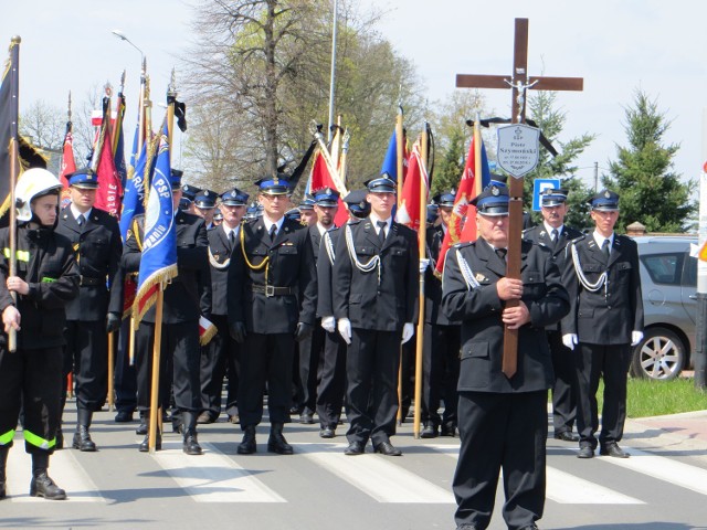 W sobotę 30 maja strażacy z całego województwa lubuskiego, rodzina i przyjaciele pożegnali Piotra Szymońskiego, komendanta gminnego OSP w Brzeźnicy.