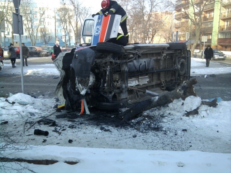 Wypadek karetki. Koniec śledztwa w sprawie wypadku (zdjęcia)