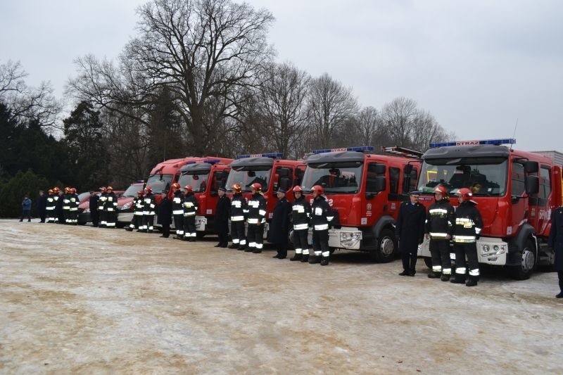 Nowe samochody strażackie otrzymały m.in. jednostki z...