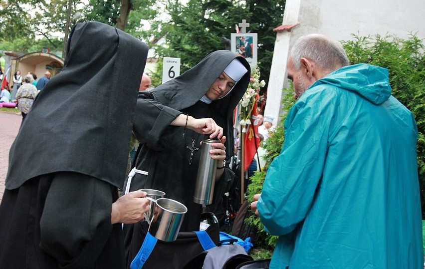 Kraków. Dzień z życia pielgrzyma na szlaku do Częstochowy [ZDJĘCIA]