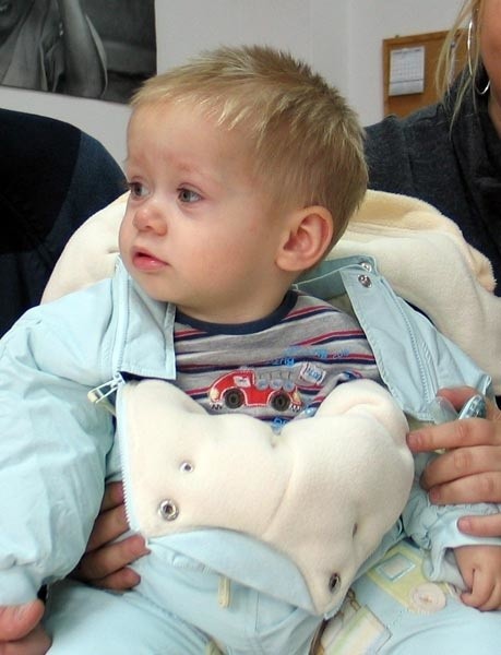 Szesnatomiesięczny Maksymilian z Przemyśla za niedługo przejdzie operację w klinice w niemieckim Aschau.