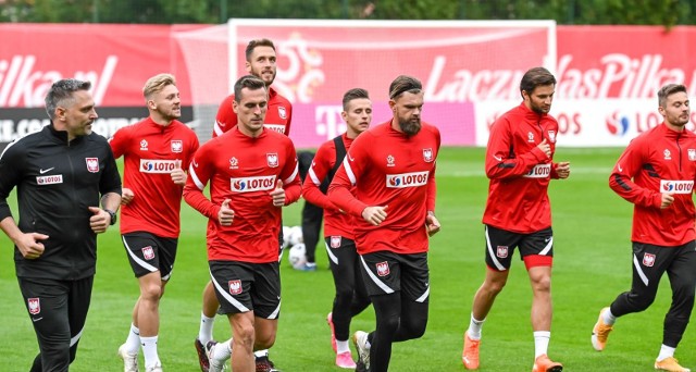 Trening rozruchowy na Przylesiu w Sopocie piłkarskiej reprezentacji Polski podczas pierwszego dnia zgrupowania w Trójmieście