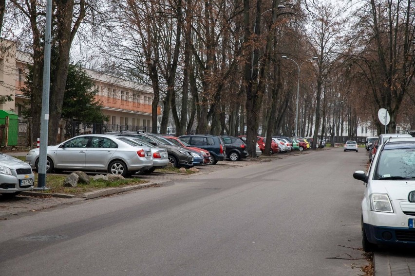 Tak wygląda dziś parking na ul. Wołodyjowskiego. Znalezienie...