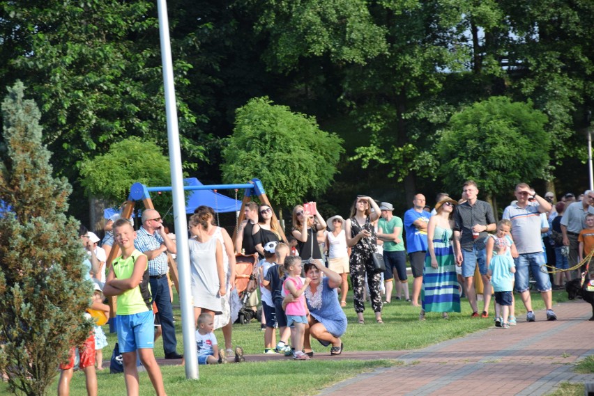 Piknik strażacki w Kroczycach. Były pokazy strażackie i występy artystyczne FOTO